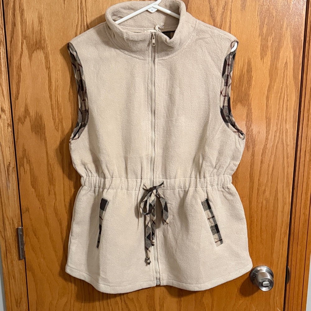 Hem & Thread Cream Zip-Front Drawstring Fleece Vest - Picture 1 of 7